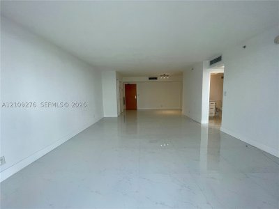 Aluguel de apartamento no Carlisle On The Ocean 1004