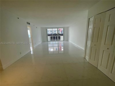 Aluguel de apartamento no Carlisle On The Ocean 1004