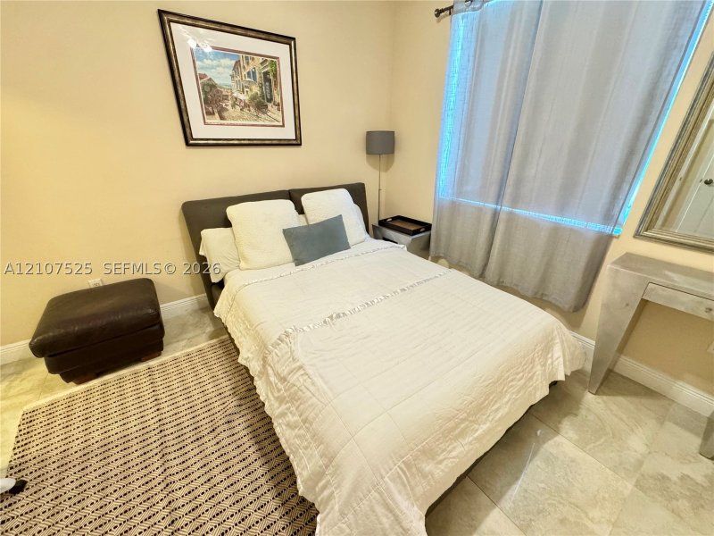 Apartment for rent at 360 Condominium East 405