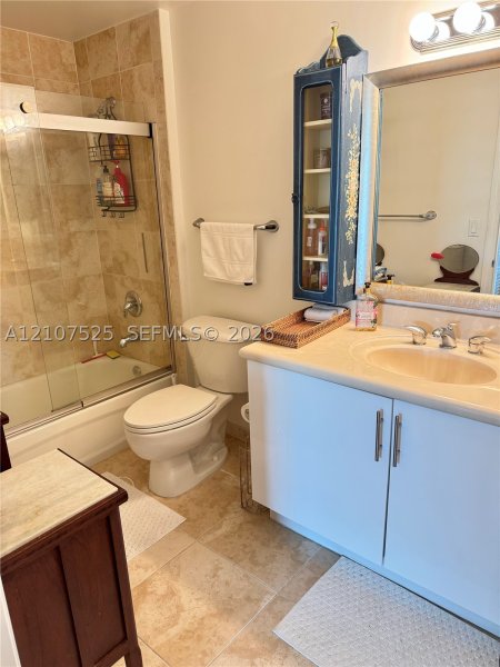 Apartment for rent at 360 Condominium East 405