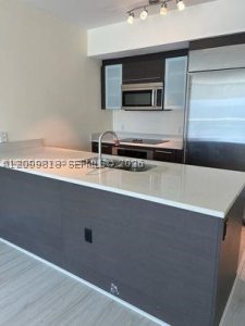 500 Brickell West Tower Apt #2204
