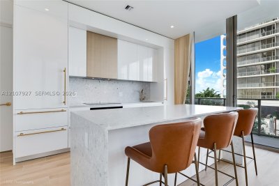Comprar apartamento no Mr. C Residences Bayshore Tower 910