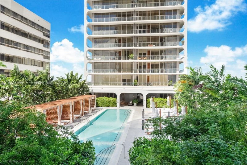 Comprar apartamento no Mr. C Residences Bayshore Tower 910