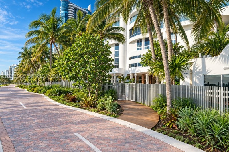 Condo for sale at Akoya 3811