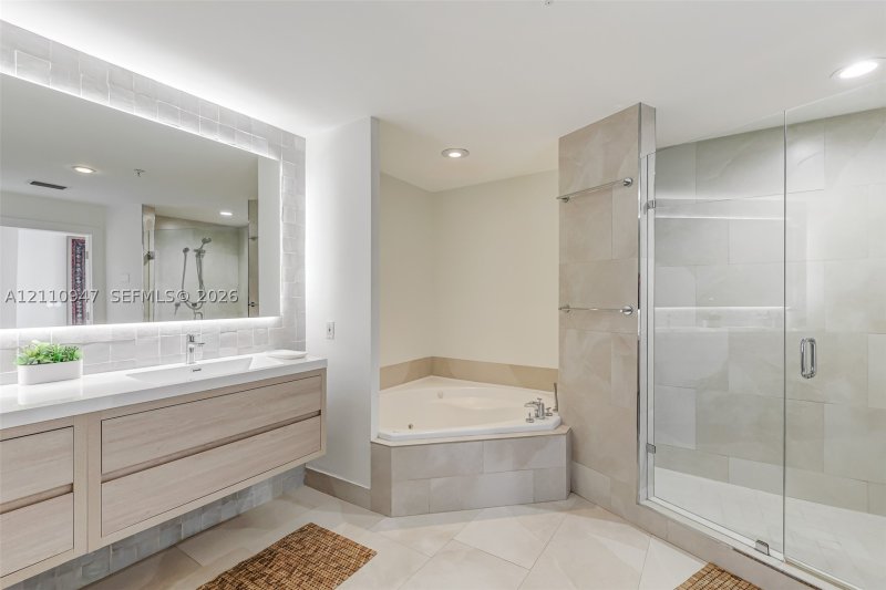 Apartment for rent at Sunset Harbour North PH05
