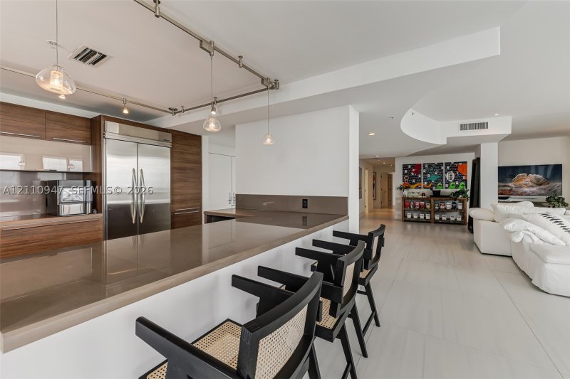 Apartment for rent at Sunset Harbour North PH05