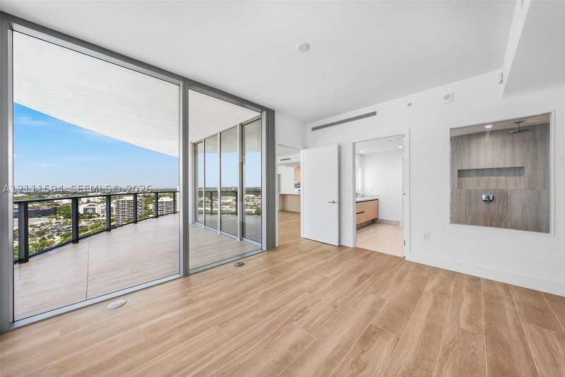 Condo for sale at One Park Tower by Turnberry 2506