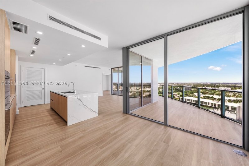 Condo for sale at One Park Tower by Turnberry 2506