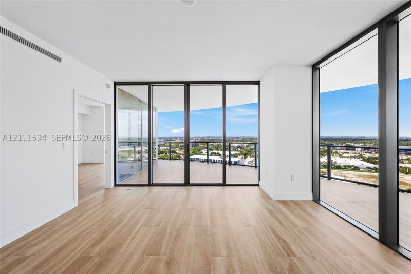 Condo for sale at One Park Tower by Turnberry 2506