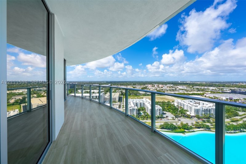 Condo for sale at One Park Tower by Turnberry 2506