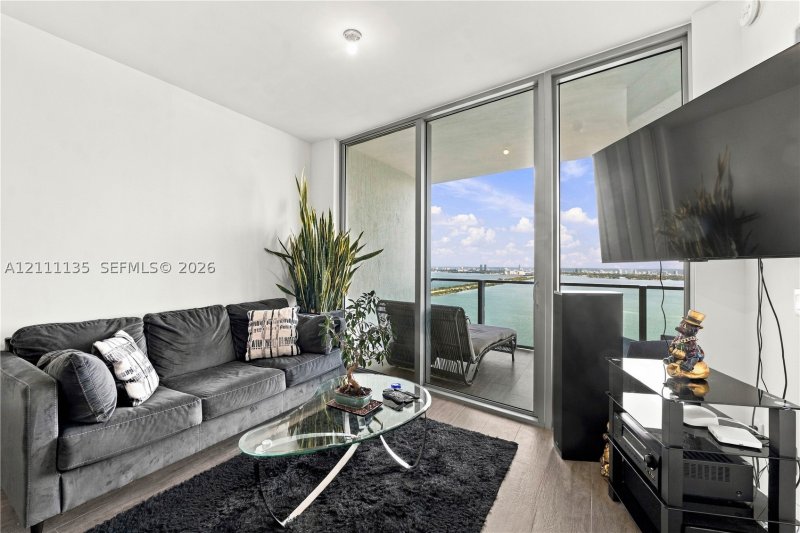 Alquiler de apartamento en Biscayne Beach 4006