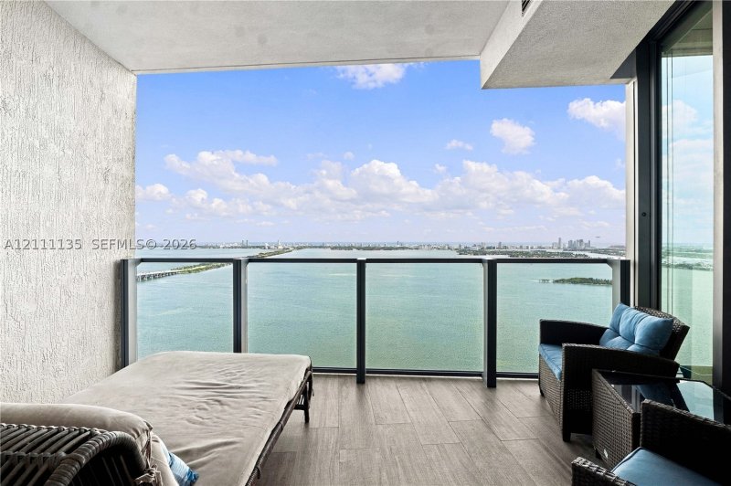 Alquiler de apartamento en Biscayne Beach 4006