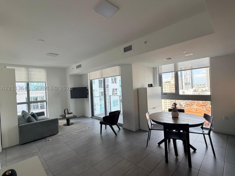 Condo for sale at YotelPad Miami 1702