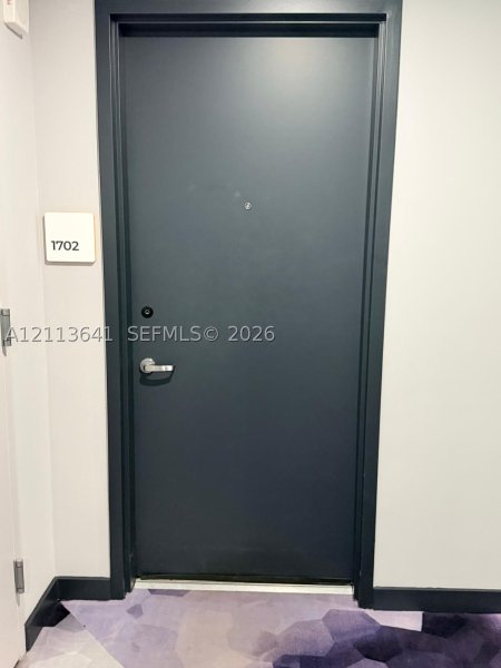 Condo for sale at YotelPad Miami 1702