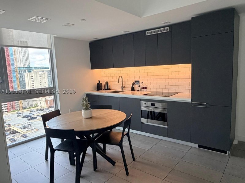Condo for sale at YotelPad Miami 1702
