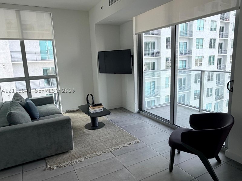 Condo for sale at YotelPad Miami 1702