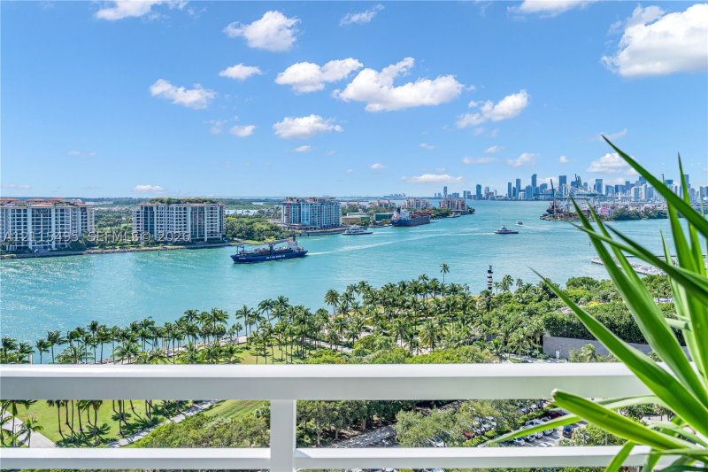 Comprar apartamento no South Pointe Tower 1807