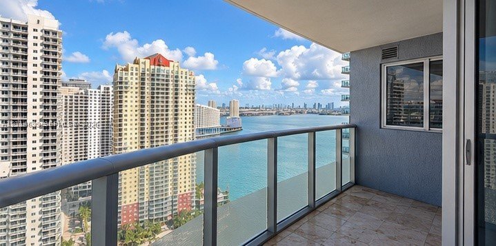 Condo for sale at Brickell House Condo 3007