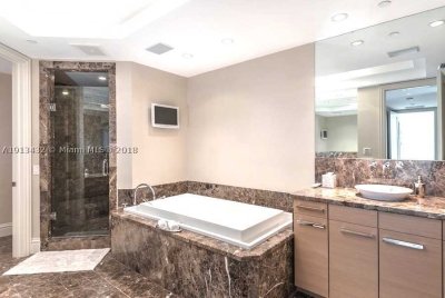 Comprar apartamento en Ritz Carlton One Bal Harbour 1202