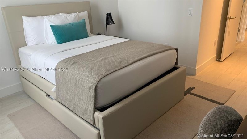 Apartment for rent at Hyde Beach House R401