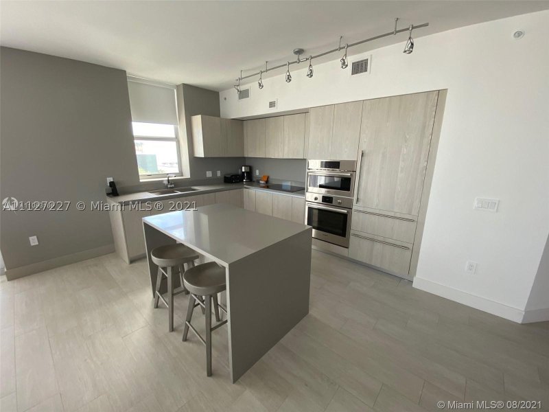 Apartment for rent at Hyde Beach House R401