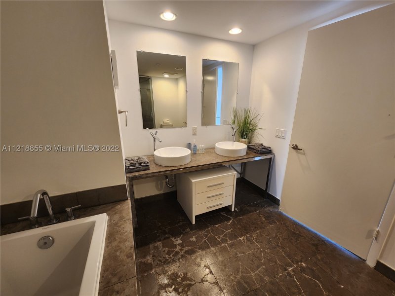 Condo for sale at Icon Brickell Viceroy 2504