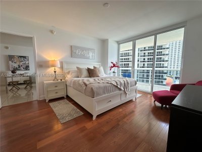 Aluguel de apartamento no Beach Club Two 2010