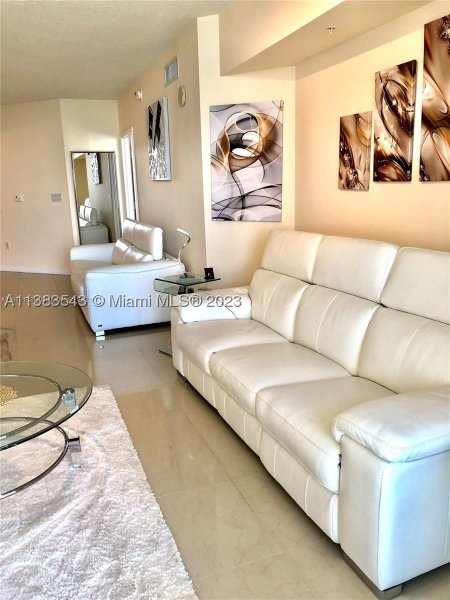Alquiler de apartamento en La Perla 1705
