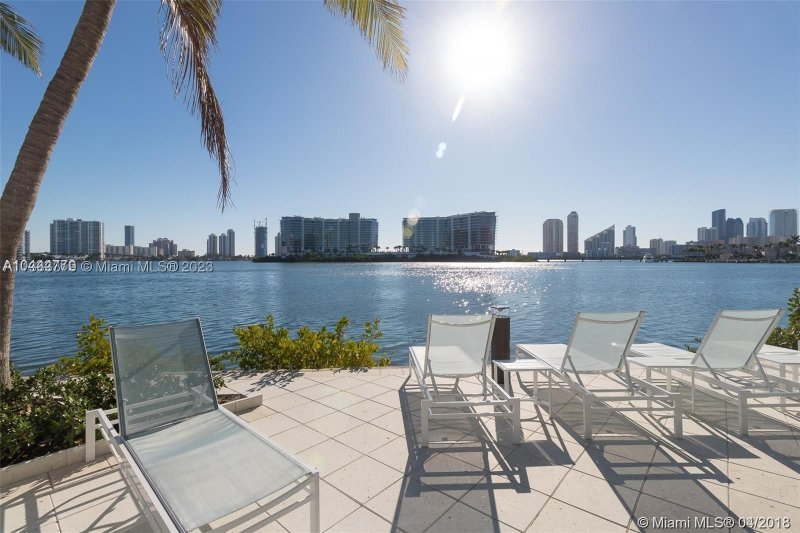 Alquiler de apartamento en Village by the Bay 11105
