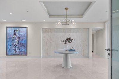 Comprar apartamento en Las Olas Beach Club 2703