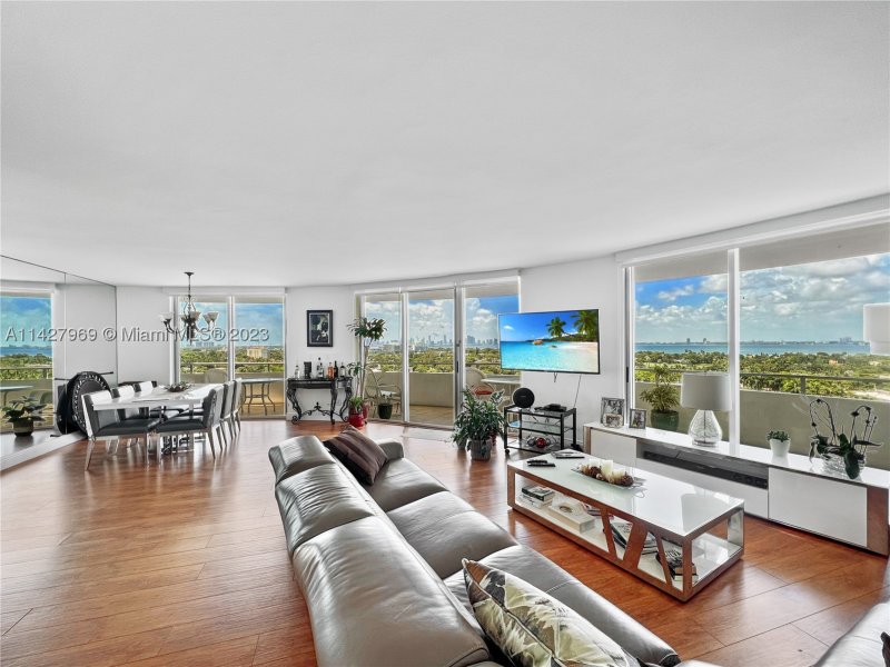 Comprar apartamento no Seacoast 5151 1523