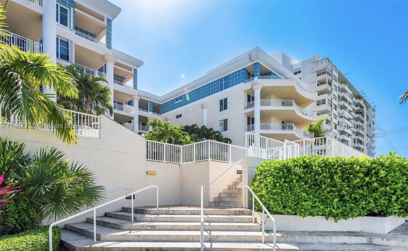Condo for sale at The Vistas 209