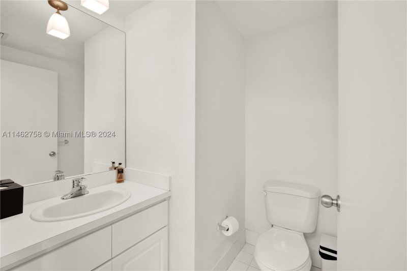 Condo for sale at The Vistas 209
