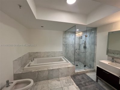 Comprar apartamento no Emerald Brickell 1806