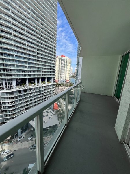 Comprar apartamento no Emerald Brickell 1806