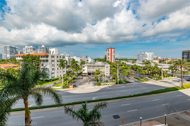 Condo for sale at Parker Dorado 422