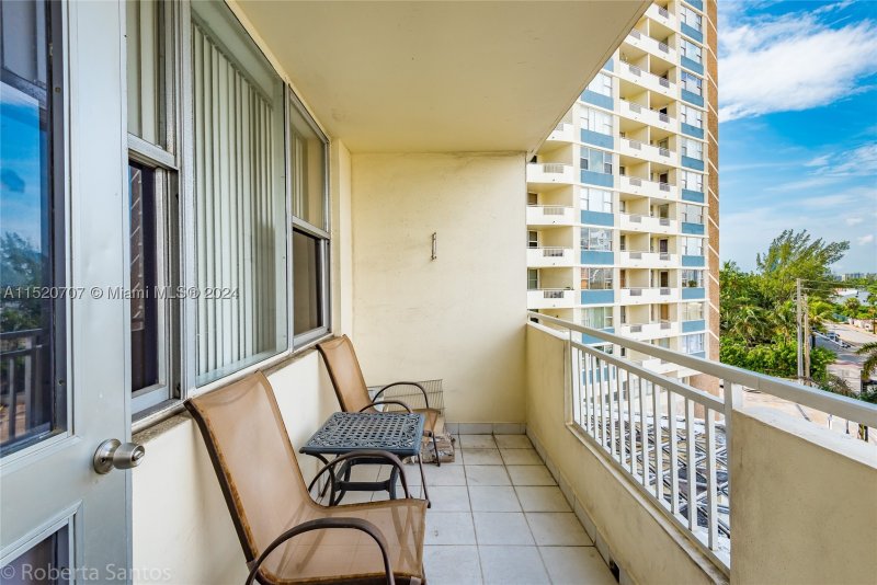 Condo for sale at Parker Dorado 422