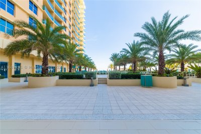 Alquiler de apartamento en The Wave Condo 303