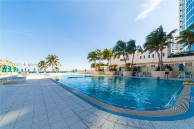 Alquiler de apartamento en The Wave Condo 303
