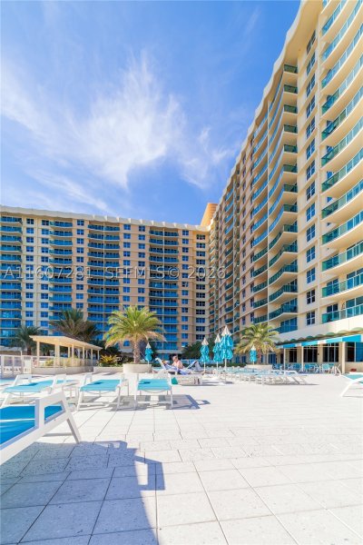 Alquiler de apartamento en The Wave Condo 303
