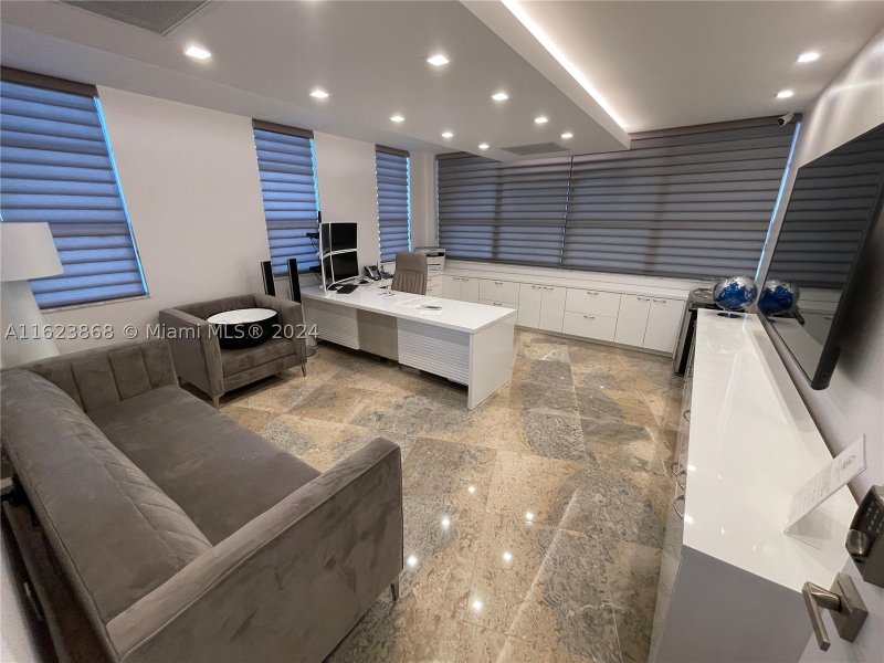 Condo for sale at Hallmark of Hollywood 212