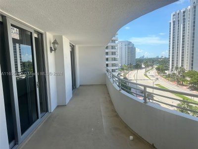 Oceanside Plaza Apt #8Z