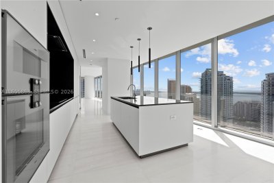 Comprar apartamento no Aston Martin Residences 3201