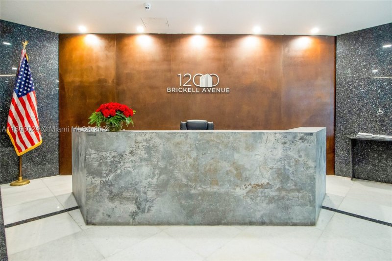 Comprar apartamento no The Club At Brickell Bay 520 A-D