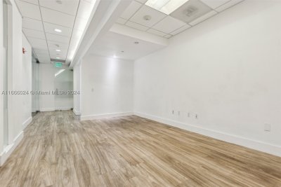 Comprar apartamento no The Club At Brickell Bay 520 A-D