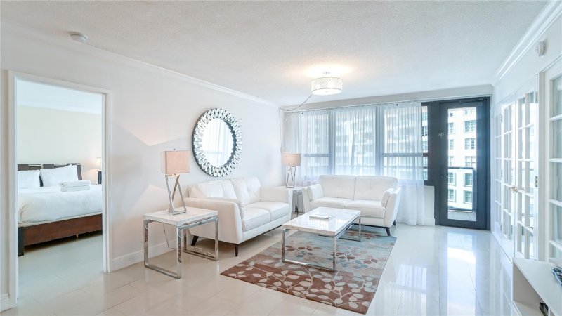 Condo for sale at The Alexander 1417