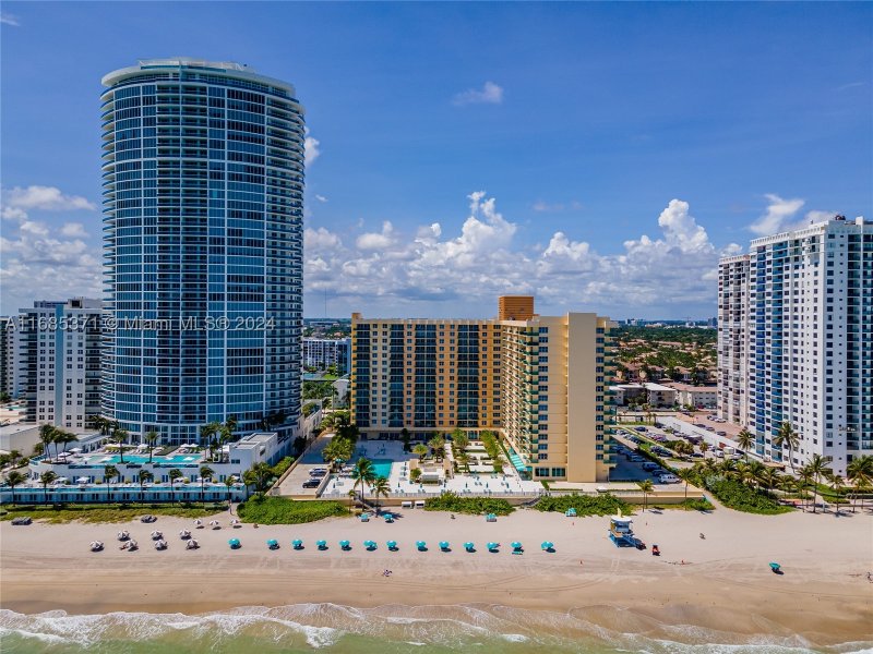 Alquiler de apartamento en The Wave Condo L11 (Availab