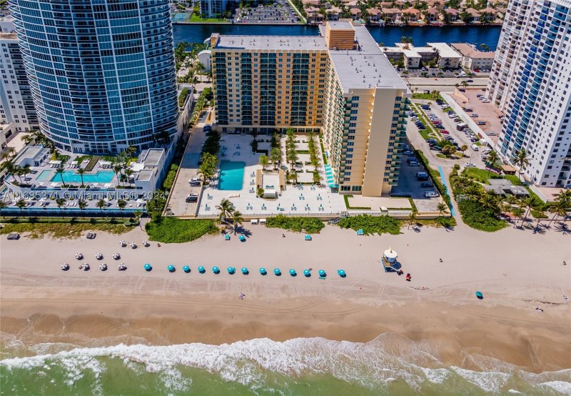 Alquiler de apartamento en The Wave Condo L11 (Availab