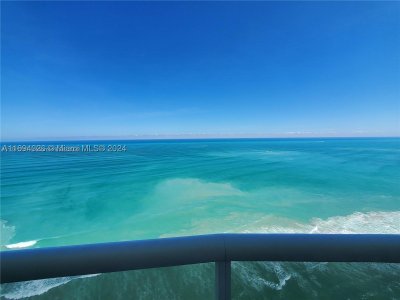 Comprar apartamento no Trump Tower One 3601