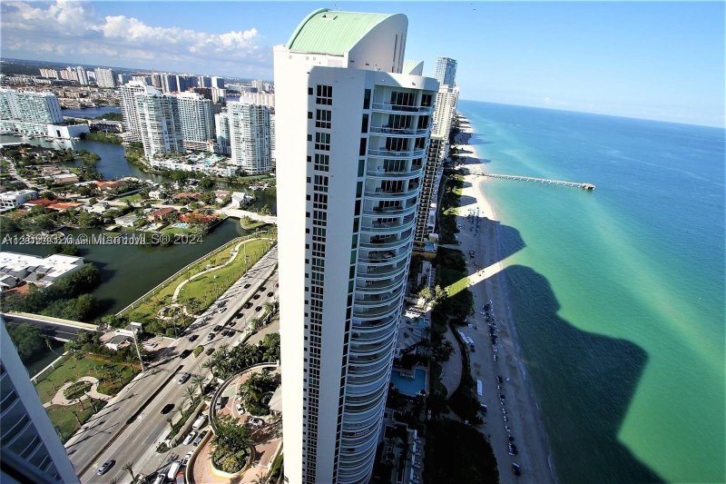 Condo for sale at Trump Tower One 3601